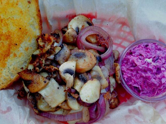 the_tavern_burgers_prague_eating_prague