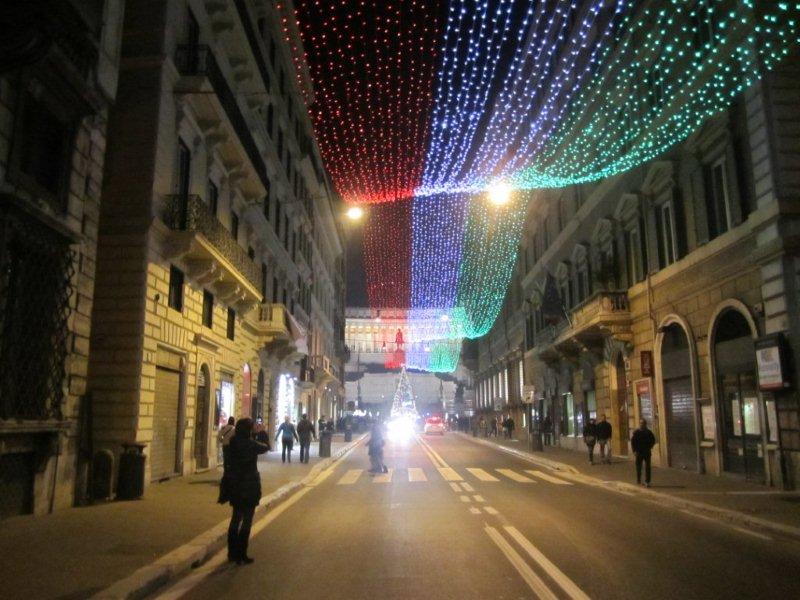 christmas-rome-viadelcorso-lights
