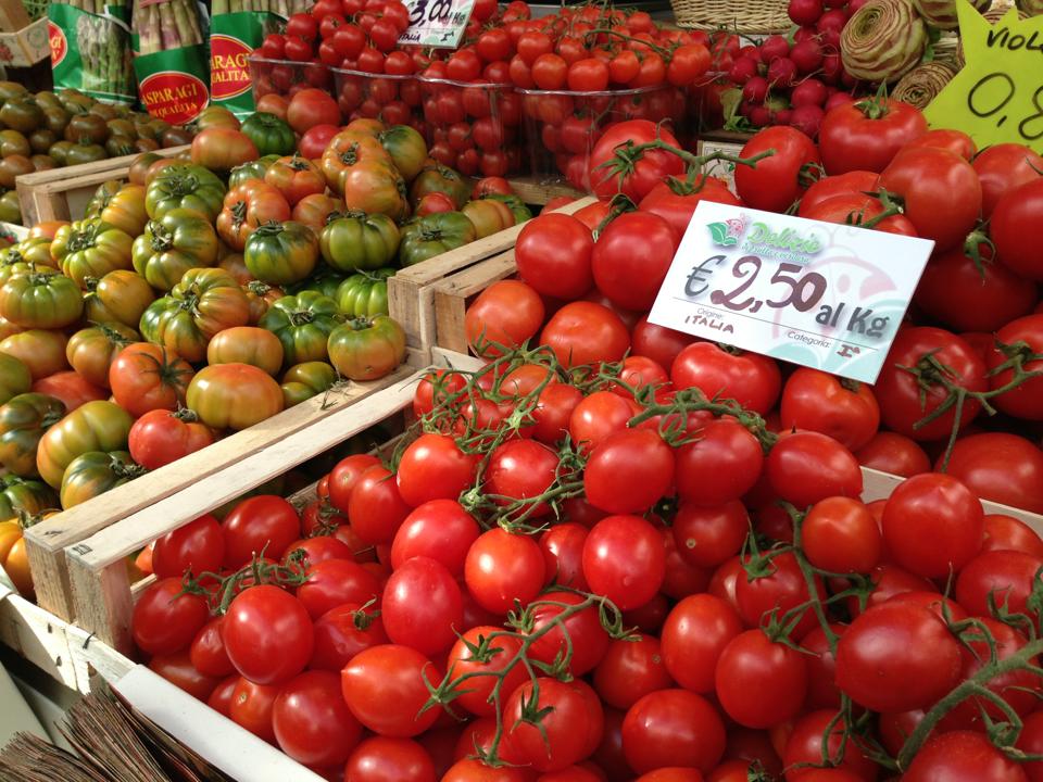 Fresh tomatoes can be found just about all over Italy