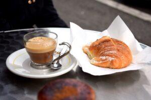 cappuccino_and_cornetto_breakfast_rome