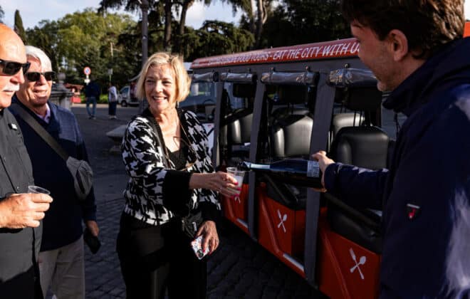 Late Night in Rome: VIP Golf Cart Drinks & Bites Tour