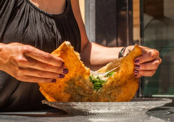 Naples Pizza & Drinks Tour: A Slice of Naples