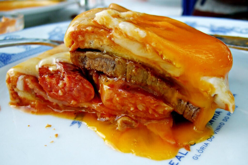 Francesinha_sandwich_porto
