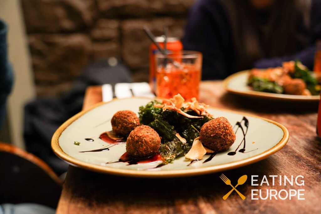 Eating Edinburgh Old Town Food & Drinks Tour8