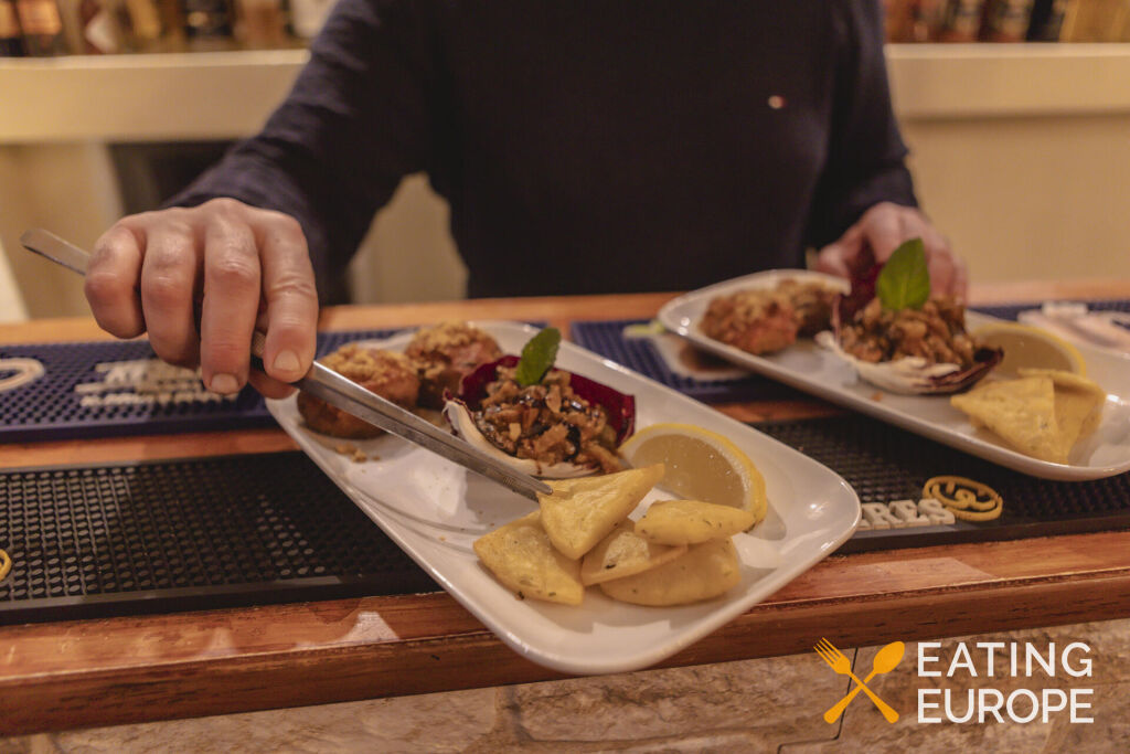 Evening Food & Wine Tour10