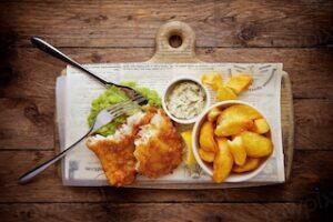 plate_of_fish_and_chips_Edinburgh