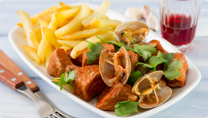 Carne de Porco à Alentejana