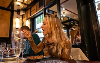 Barcelona Side Streets Tapas & Wine Tour