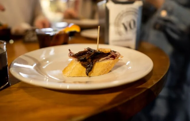 Barcelona Side Streets Tapas & Wine Tour