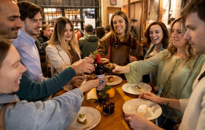 Barcelona Side Streets Tapas & Wine Tour