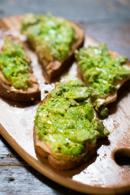 four_slices_of_avocado_toast_Berlin