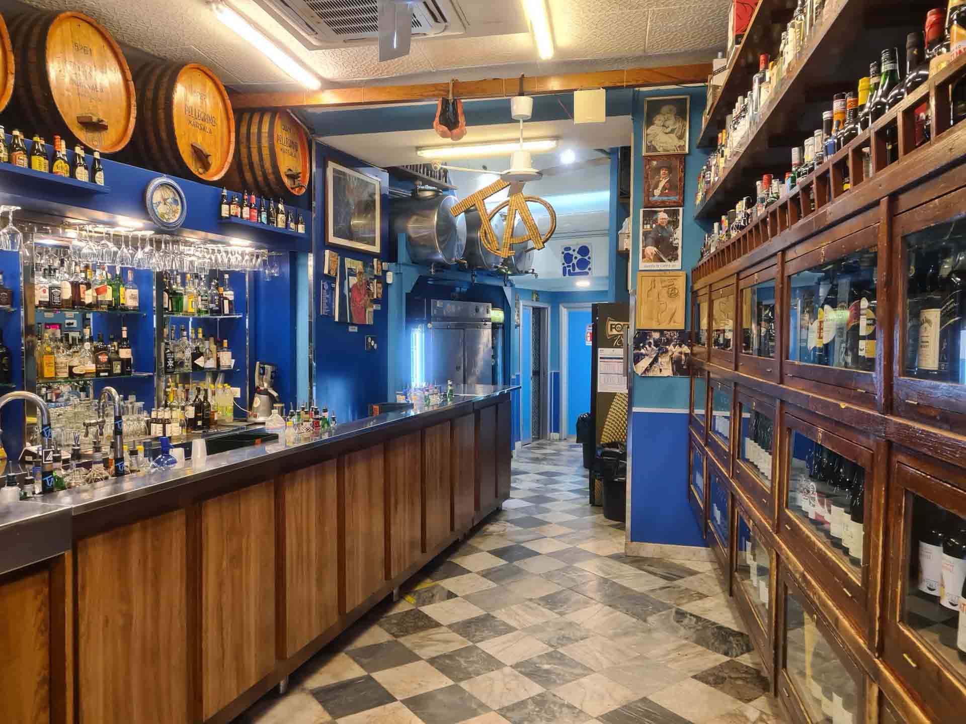 inside_Taverna_Azzura_Palermo