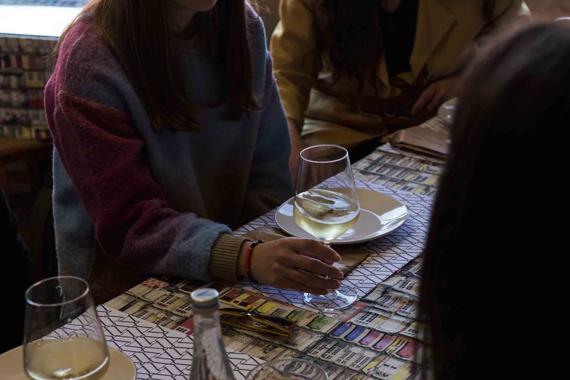 glass_of_wine_Mercearia_do_Bernardino_Vila_Nova_de_Gaia_Porto