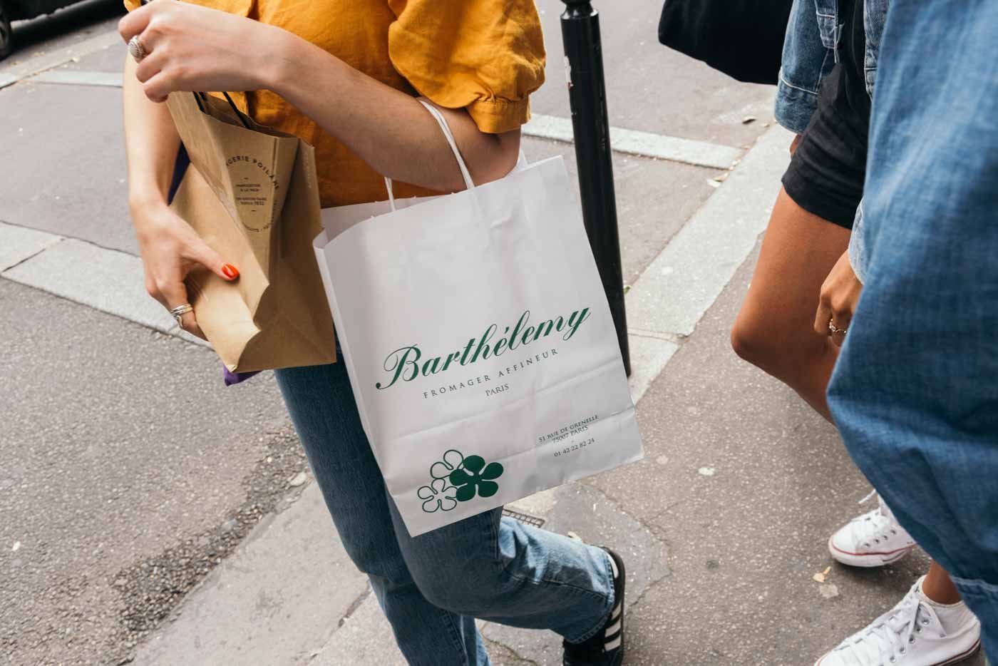 bag_at_Fromagerie_Barthélemy_Paris