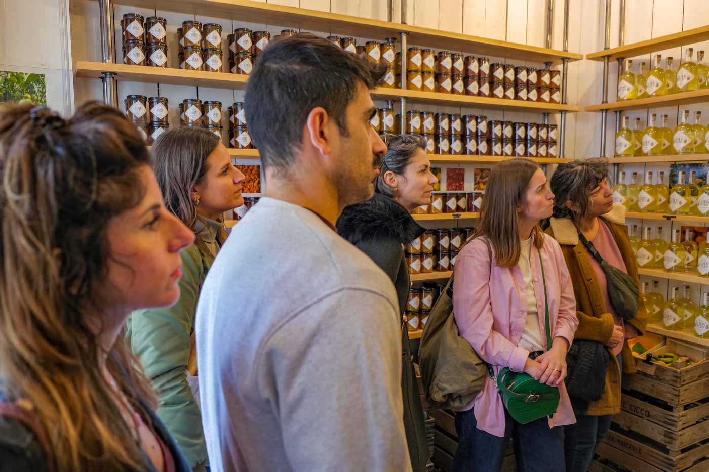 group_watching_demonstration_at_Lemon_Story_Paris