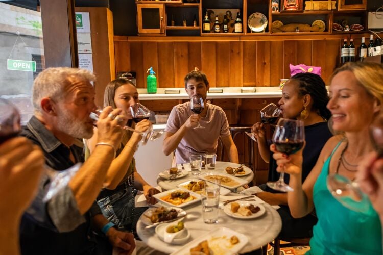 Barcelona Gothic Quarter VIP Tapas & Wine Tour