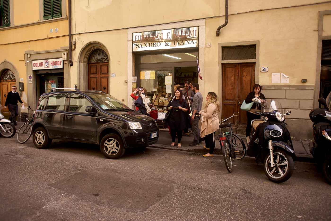 Outside_Alimentari_Sandro_&_Ivana_Florence