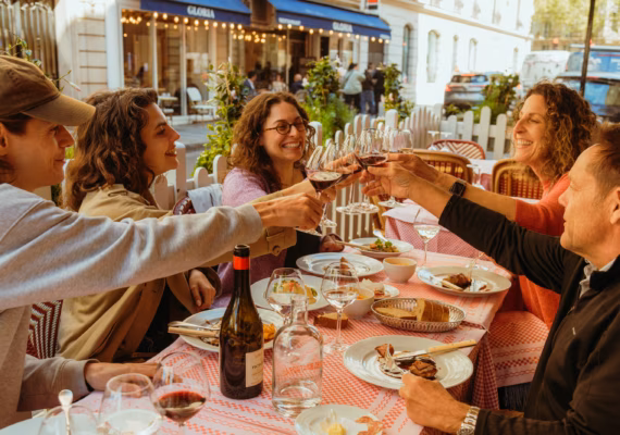 Paris Food Tour Near the Eiffel Tower: VIP Dinner & Champagne