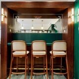 Inside_of_Comptoir_Les_Deux_Magots_Paris