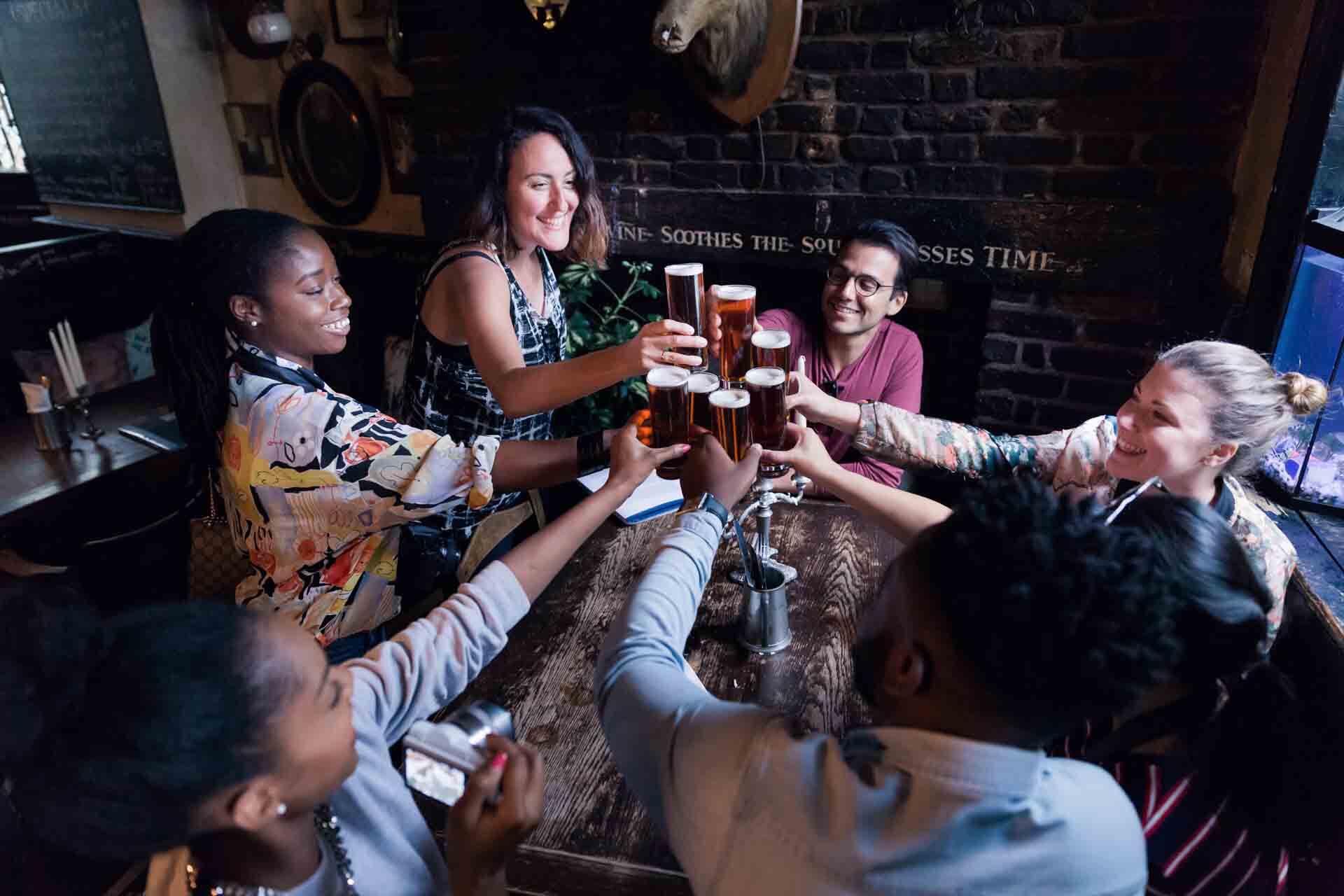 Eating_Europe_pub_crawl_London